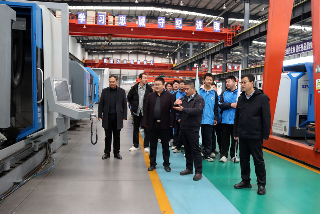 麥積職專學生走進星火數(shù)控開展參觀學習活動 麥積職專學生走進星火數(shù)控開展參觀學習活動